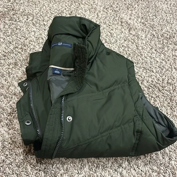 GAP Vest - Picture 2 of 8